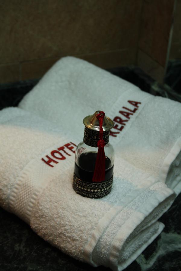 Hotel Kerala San Esteban de Pravia Buitenkant foto