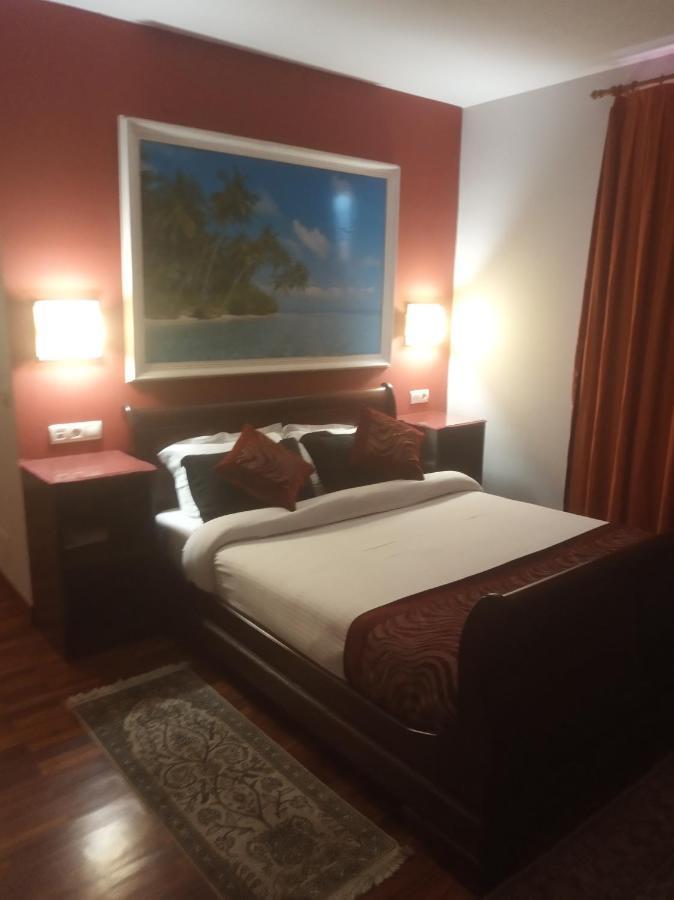 Hotel Kerala San Esteban de Pravia Buitenkant foto