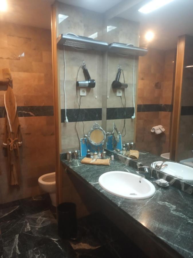 Hotel Kerala San Esteban de Pravia Buitenkant foto